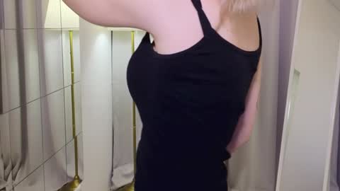 Snapshot of leo_lulu chatting on 12.02.24 Ashly online show from 12.02.24