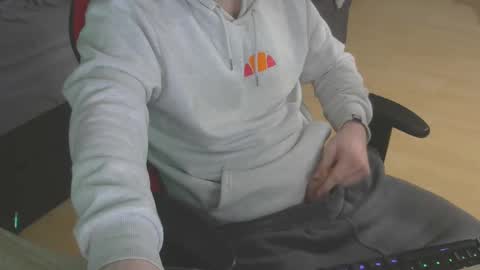 Snapshot of leon_97 chatting on 02.06.25 Lele 97 online show from 02.06.25