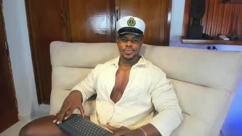 Snapshot of leonardo_jones1 chatting on 09.15.25 Leandro jones online show from 09.15.25