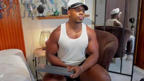 Snapshot of leonardo_jones1 chatting on 09.24.25 Leandro jones online show from 09.24.25