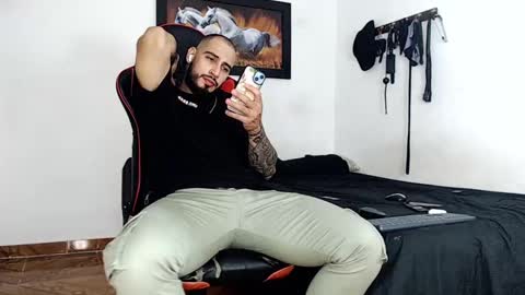 Snapshot of leonidas_k18 chatting on 12.08.24 ANDRES online show from 12.08.24