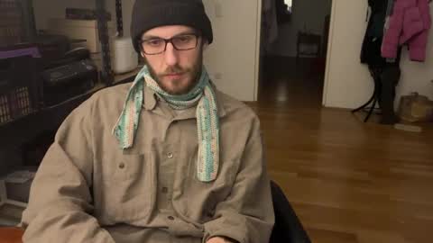 Snapshot of leonvampire chatting on 01.27.25 Leon online show from 01.27.25