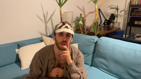 Snapshot of leonvampire chatting on 02.01.25 Leon online show from 02.01.25