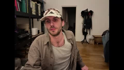 Snapshot of leonvampire chatting on 02.17.25 Leon online show from 02.17.25