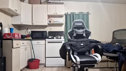 Snapshot of leppard6148 chatting on 12.04.24 Keith online show from 12.04.24