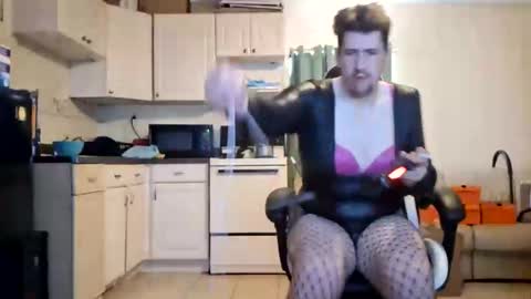 Snapshot of leppard6148 chatting on 12.08.24 Keith online show from 12.08.24