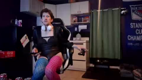 Snapshot of leppard6148 chatting on 11.19.25 Keith online show from 11.19.25