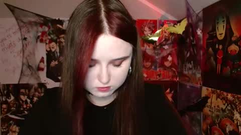 Snapshot of leraaa72 chatting on 10.02.25 little secret online show from 10.02.25