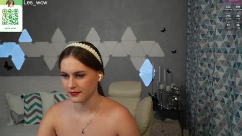 Snapshot of lesliekorfs chatting on 01.29.25 LeslieKorfs online show from 01.29.25