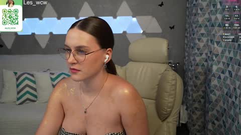 Snapshot of lesliekorfs chatting on 02.20.25 LeslieKorfs online show from 02.20.25