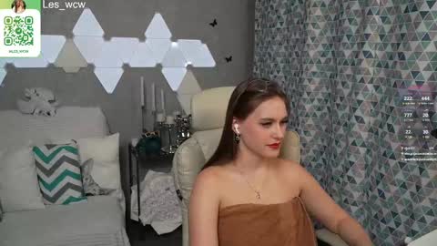 Snapshot of lesliekorfs chatting on 03.11.25 LeslieKorfs online show from 03.11.25