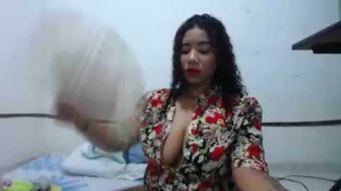 Snapshot of leslycarsson chatting on 02.02.25 lesly online show from 02.02.25