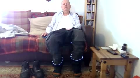 Snapshot of letmestrip chatting on 09.13.25 paul online show from 09.13.25