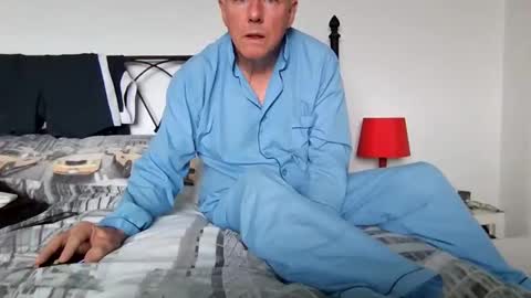 Snapshot of letmestrip chatting on 09.14.25 paul online show from 09.14.25