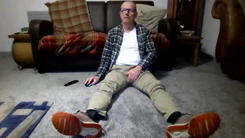 Snapshot of letmestrip chatting on 11.07.25 paul online show from 11.07.25