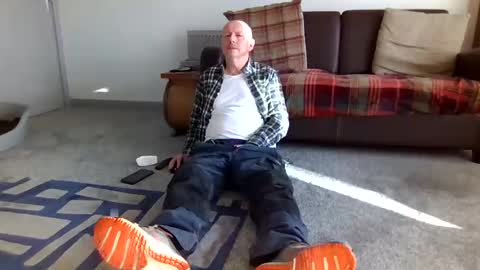 Snapshot of letmestrip chatting on 11.08.25 paul online show from 11.08.25