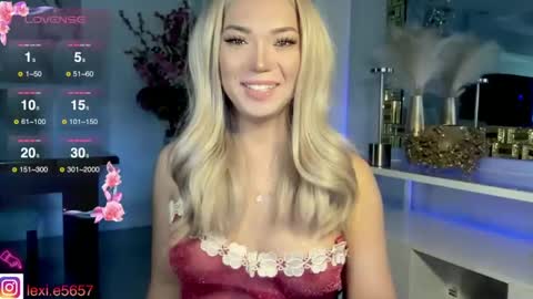 Snapshot of lexiesmith_ chatting on 02.17.25 lexiesmith_ online show from 02.17.25