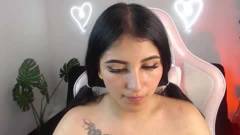 Snapshot of lexy_storm_18 chatting on 10.16.25 lexy_storm_18 online show from 10.16.25