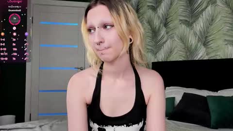 Snapshot of lexy_woorhez chatting on 11.13.25 Lexy online show from 11.13.25