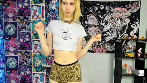 Snapshot of lexy_woorhez chatting on 11.27.25 Lexy online show from 11.27.25