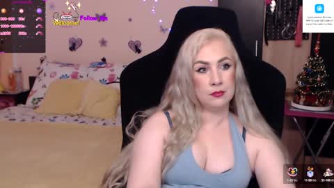Snapshot of lexygold chatting on 12.18.24 Lexy online show from 12.18.24