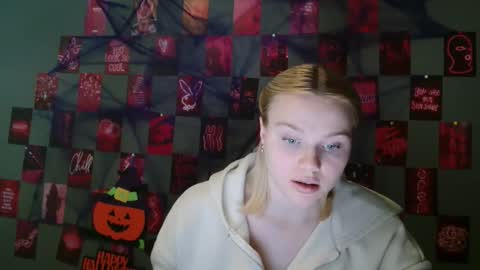 Leyla online show from 10.15.25