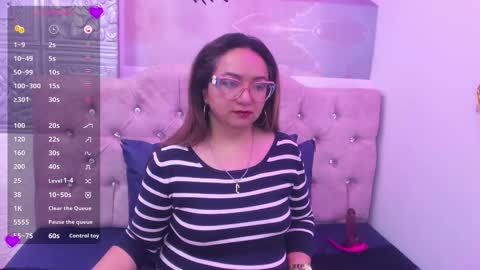 Leyla smithh online show from 10.18.25
