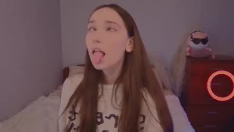 Snapshot of lezyliza chatting on 11.15.25 Liza online show from 11.15.25