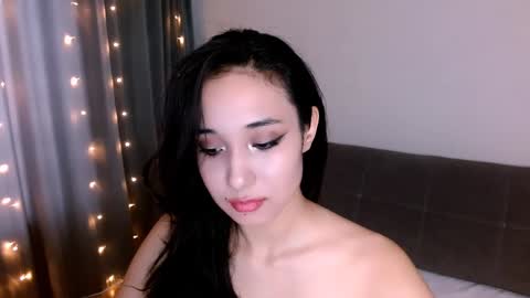 Snapshot of li_noen chatting on 02.05.25 Li  online show from 02.05.25