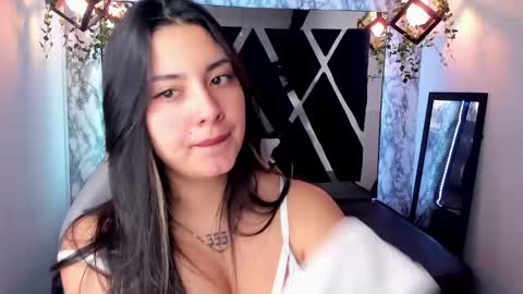 Snapshot of lia_14_ chatting on 01.22.25 Lia online show from 01.22.25