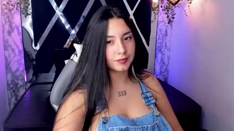 Snapshot of lia_14_ chatting on 01.25.25 Lia online show from 01.25.25