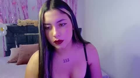 Snapshot of lia_14_ chatting on 09.13.25 Lia online show from 09.13.25