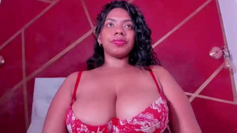 Snapshot of lia_mariana chatting on 02.17.25 lia_mariana online show from 02.17.25