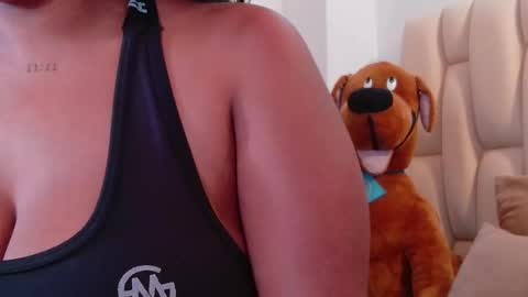 Snapshot of lia_mariana chatting on 09.08.25 lia_mariana online show from 09.08.25