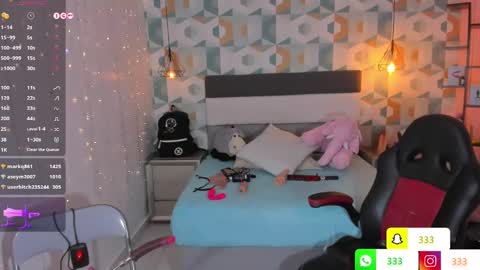 Snapshot of lia_roux1 chatting on 02.24.25 Camila online show from 02.24.25