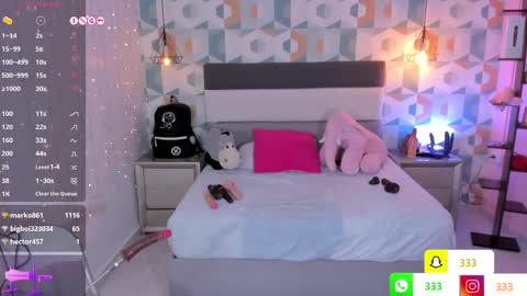 Snapshot of lia_roux1 chatting on 03.12.25 Camila online show from 03.12.25