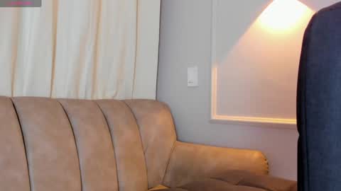 Snapshot of lia_walton__ chatting on 01.16.25 liz walton online show from 01.16.25