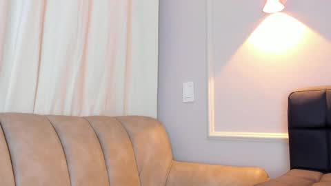 Snapshot of lia_walton__ chatting on 09.19.25 liz walton online show from 09.19.25