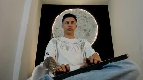 Snapshot of liaamsmiith_ chatting on 10.22.25 Liam Smith online show from 10.22.25