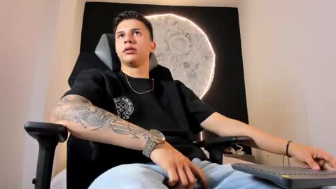 Snapshot of liaamsmiith_ chatting on 10.24.25 Liam Smith online show from 10.24.25