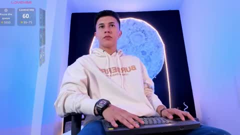 Snapshot of liaamsmiith_ chatting on 10.27.25 Liam Smith online show from 10.27.25