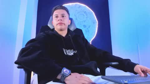 Snapshot of liaamsmiith_ chatting on 11.14.25 Liam Smith online show from 11.14.25