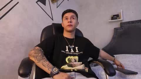 Snapshot of liaamsmiith_ chatting on 11.24.25 Liam Smith online show from 11.24.25