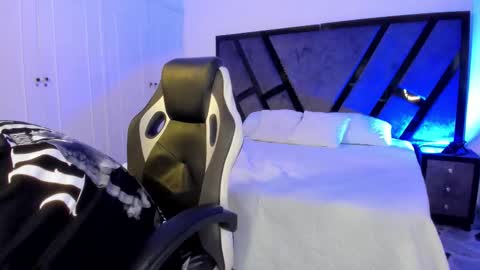 Snapshot of liaamsmiith_ chatting on 11.29.25 Liam Smith online show from 11.29.25