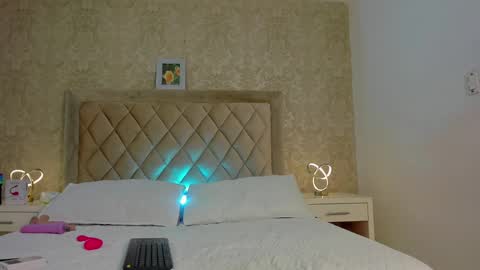 Snapshot of liaflowers chatting on 12.02.24 Lia online show from 12.02.24