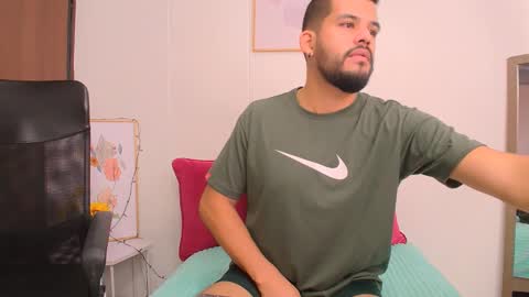 Snapshot of liam_borges chatting on 01.08.25 liam_borges online show from 01.08.25