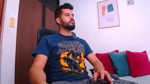Snapshot of liam_borges chatting on 01.18.25 liam_borges online show from 01.18.25