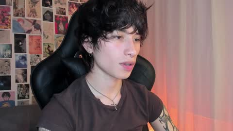 Snapshot of liamelf chatting on 12.17.24 Liam online show from 12.17.24