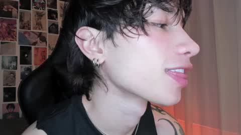 Snapshot of liamelf chatting on 12.19.24 Liam online show from 12.19.24