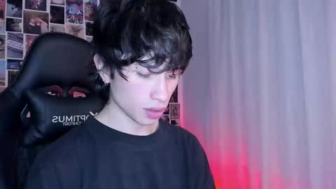 Snapshot of liamelf chatting on 02.25.25 Liam online show from 02.25.25